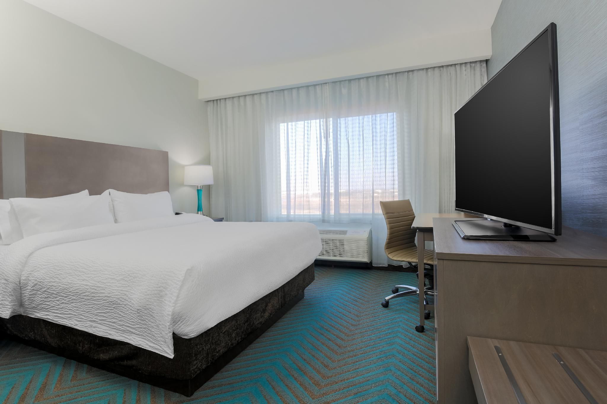1 Bedroom Suite, 1 King, Sofa bed
