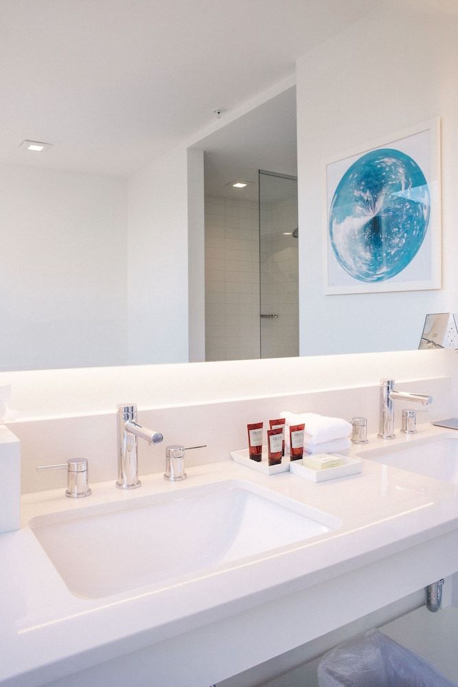 Unscripted Durham, Part of JDV by Hyatt Room, 1 King Bed (Interior) 4