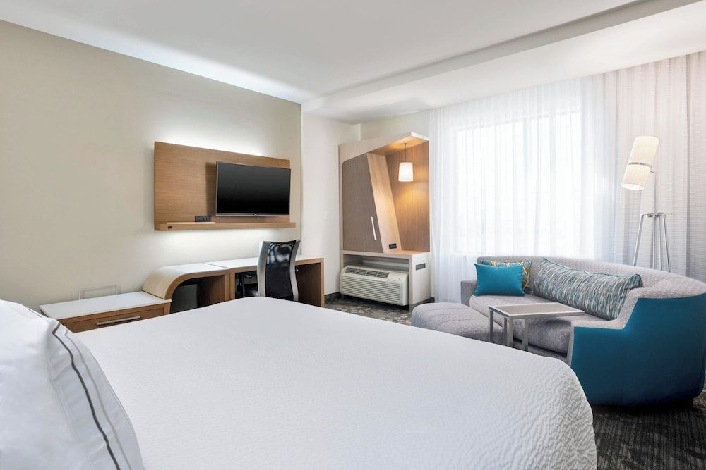Room, 1 King Bed with Sofa bed, Non Smoking