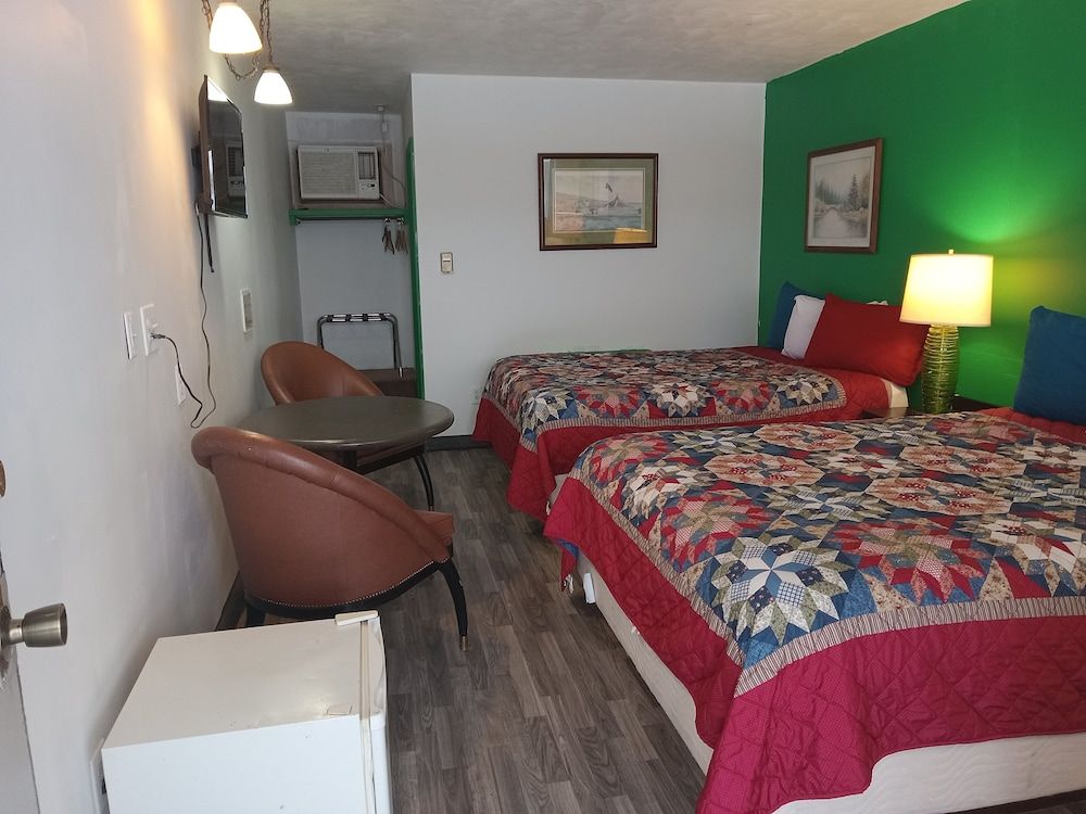 Capri Motel Double Room 9