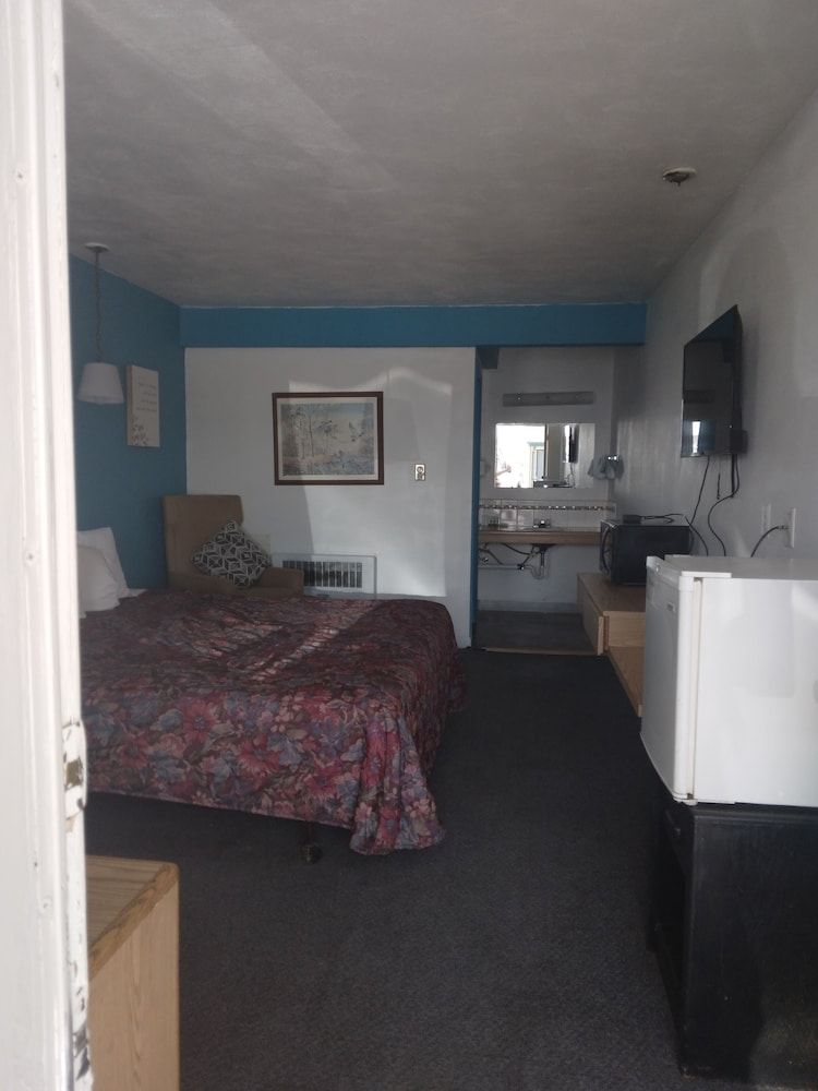 Capri Motel Single Room 2