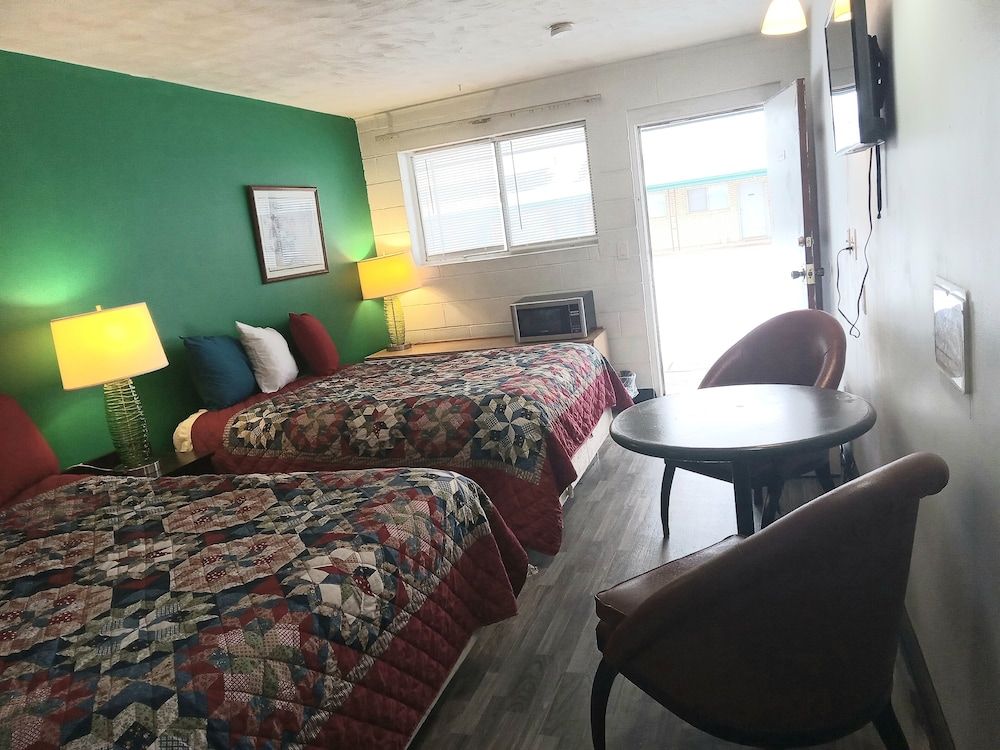 Capri Motel Double Room 10