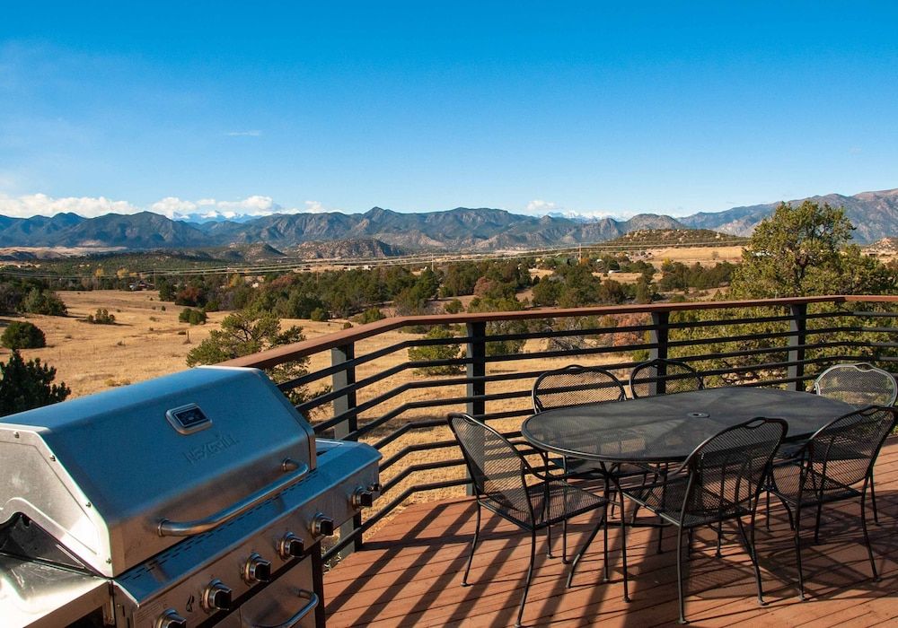 Royal Gorge Cabins Deluxe House 9