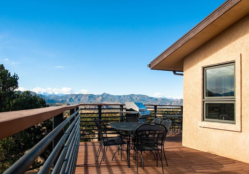 Royal Gorge Cabins Deluxe House 8