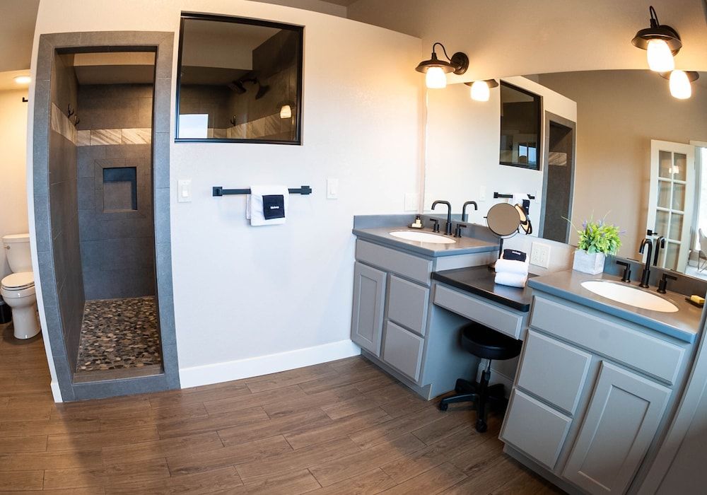 Royal Gorge Cabins Deluxe House 18