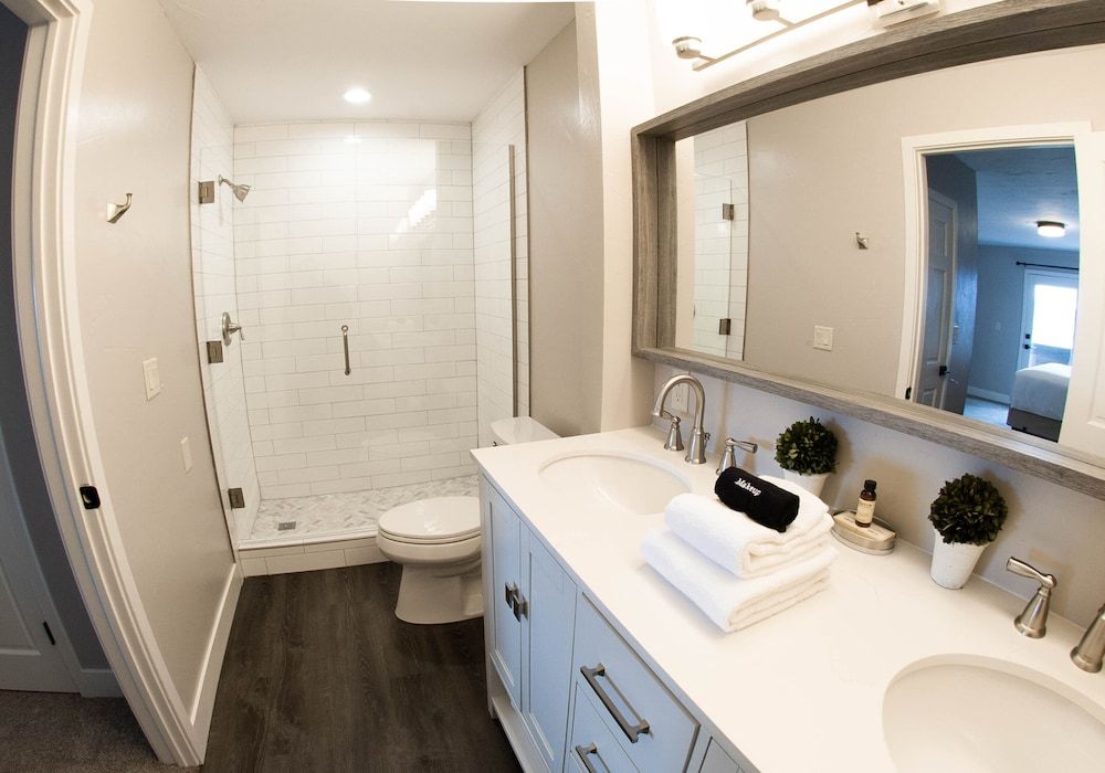 Royal Gorge Cabins Deluxe House 11