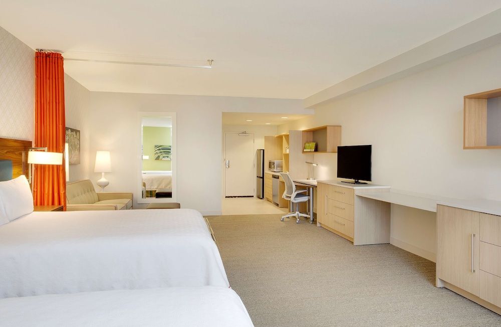 Premium Studio, 2 Queen Beds, Non Smoking