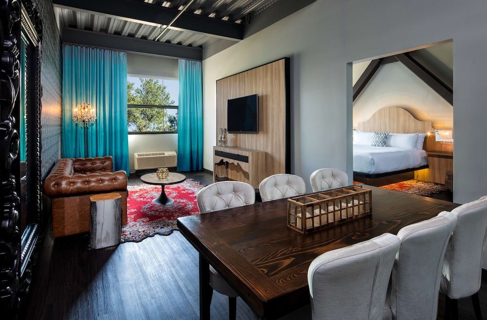 Suite, 1 King Bed
