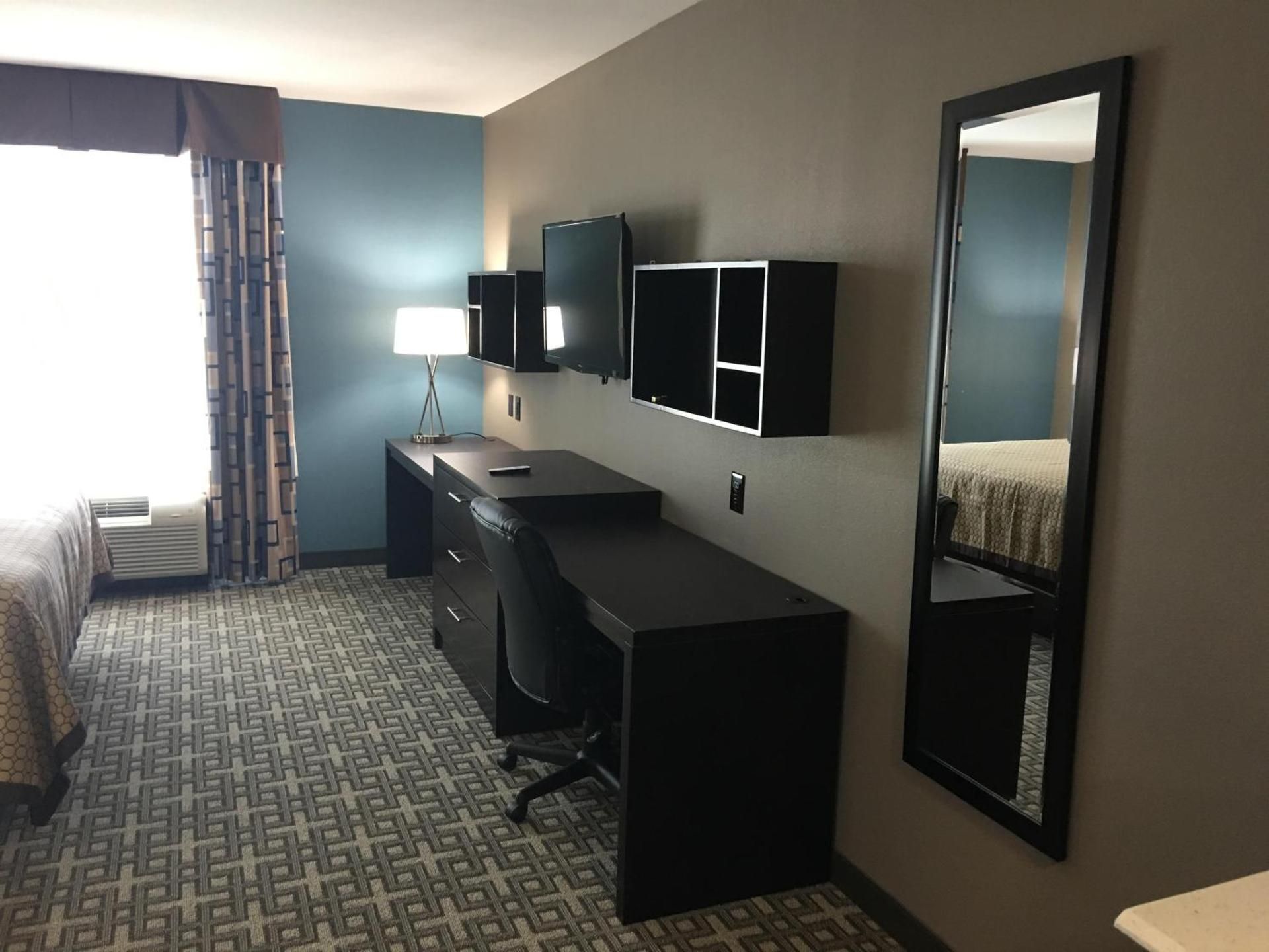 Americas Best Value Inn & Suites Southaven Memphis King Suite - Non-Smoking 2