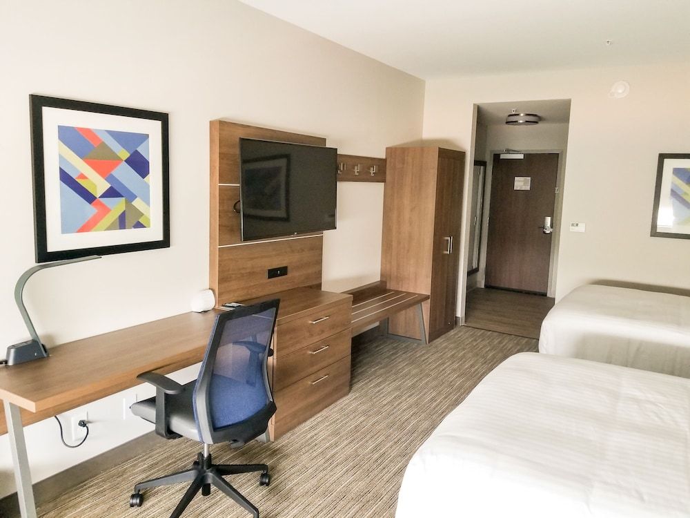 Suite, 2 Queen Beds, Accessible (Comm)