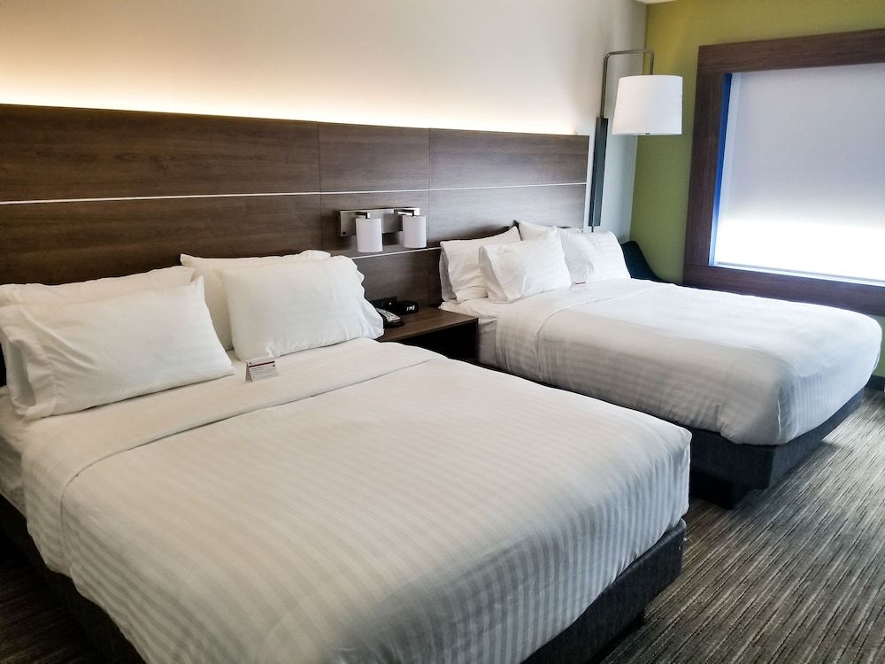 Standard Room, 2 Queen Beds, Accessible (Comm)