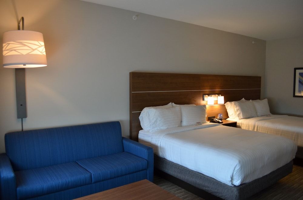 Suite, 2 Queen Beds, Accessible (Mobil Roll Shwr)