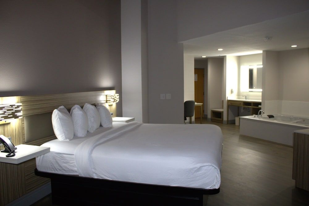 Studio Suite, 1 Queen Bed, Non Smoking