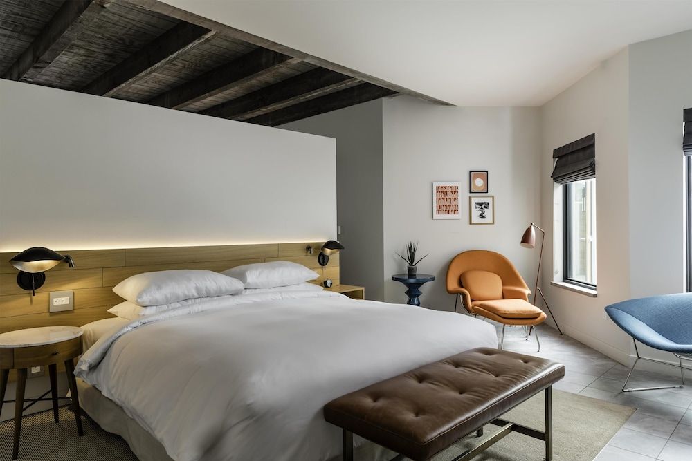 Suite (Harper Suite)