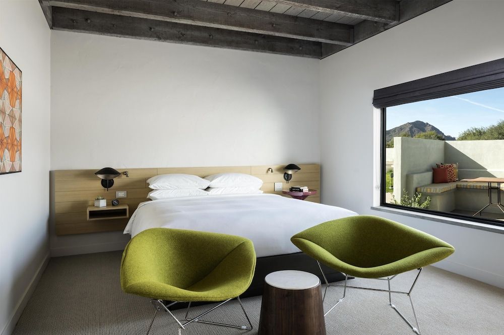 Room, 1 King Bed (Knoll)