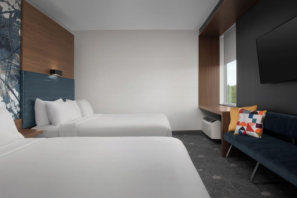 Room, Multiple Beds, Non Smoking (Mobility Accessible, Roll-in Shower)
