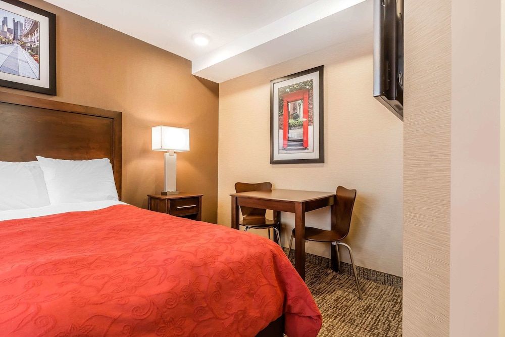 undefined Rodeway Inn Chicago - Evanston 3