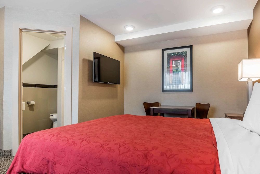 undefined Rodeway Inn Chicago - Evanston 4