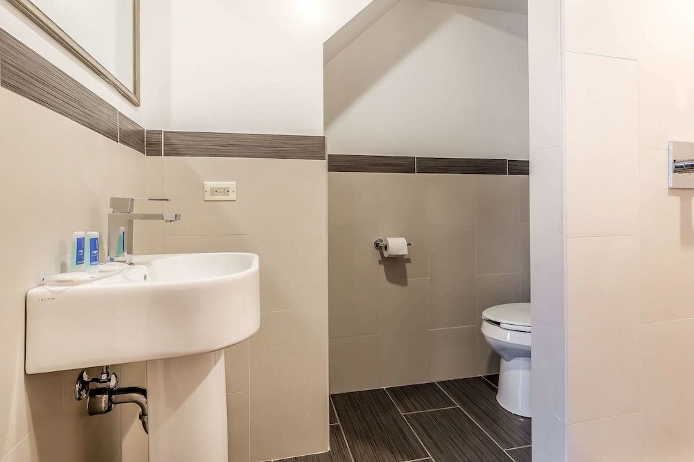 undefined Rodeway Inn Chicago - Evanston 10