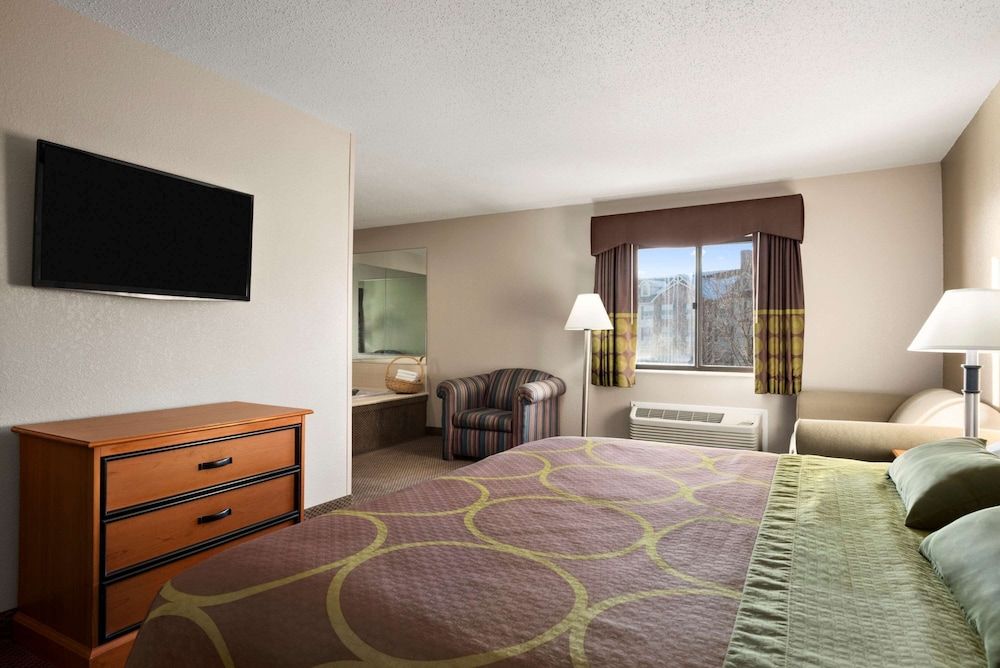 Suite, 1 King Bed, Non Smoking