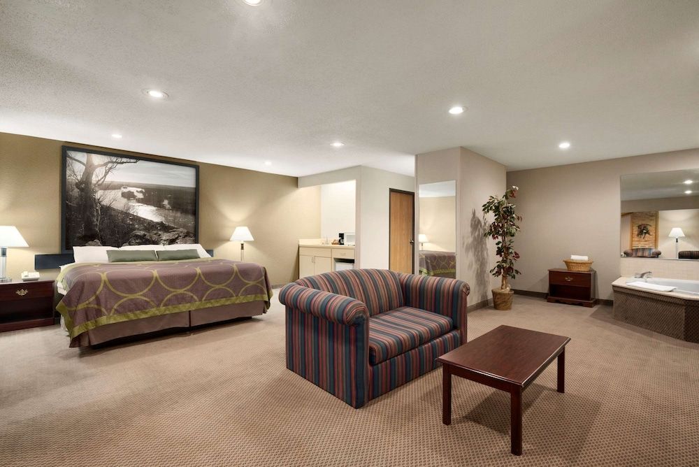 Deluxe Studio Suite, 1 King Bed, Non Smoking