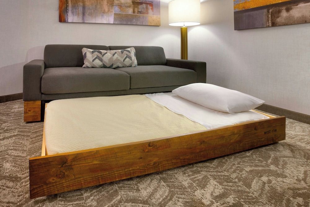 Suite, Multiple Beds (Mobility/Hearing Accessible, Tub)
