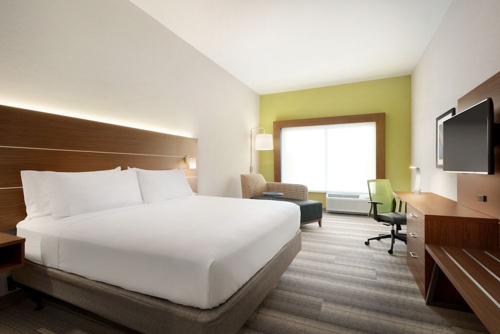 Standard Room, 1 King Bed