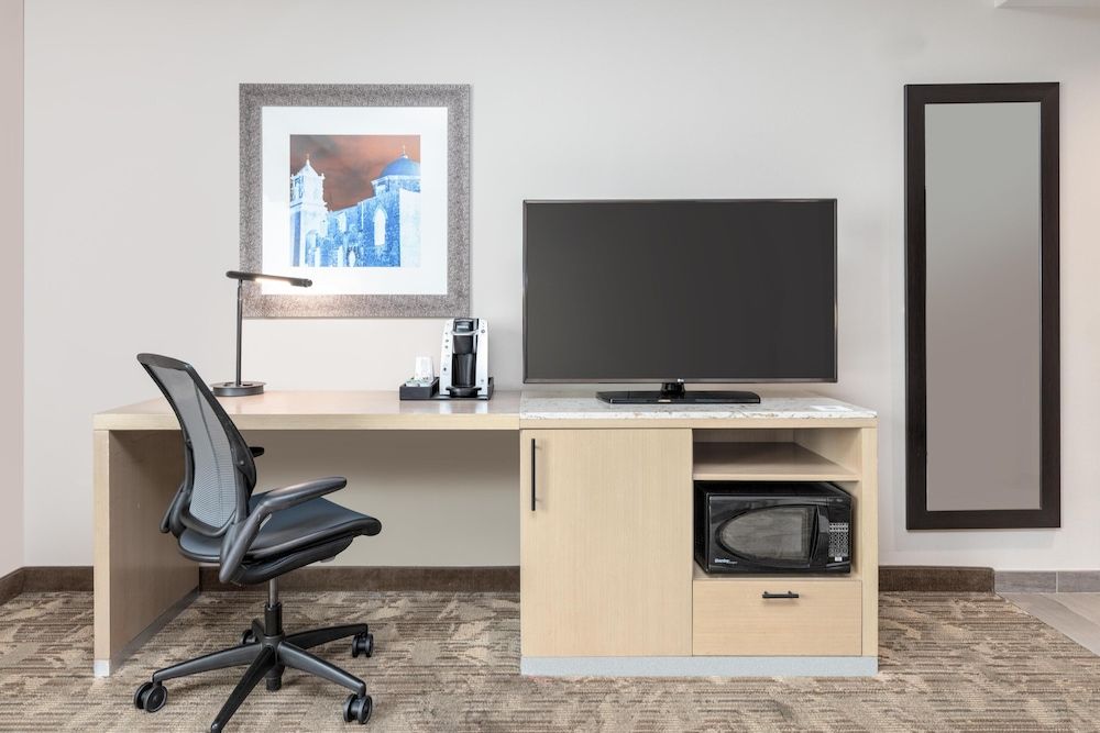 Room, 1 King Bed, Accessible (Mobility & Hearing, Roll-in Shower)