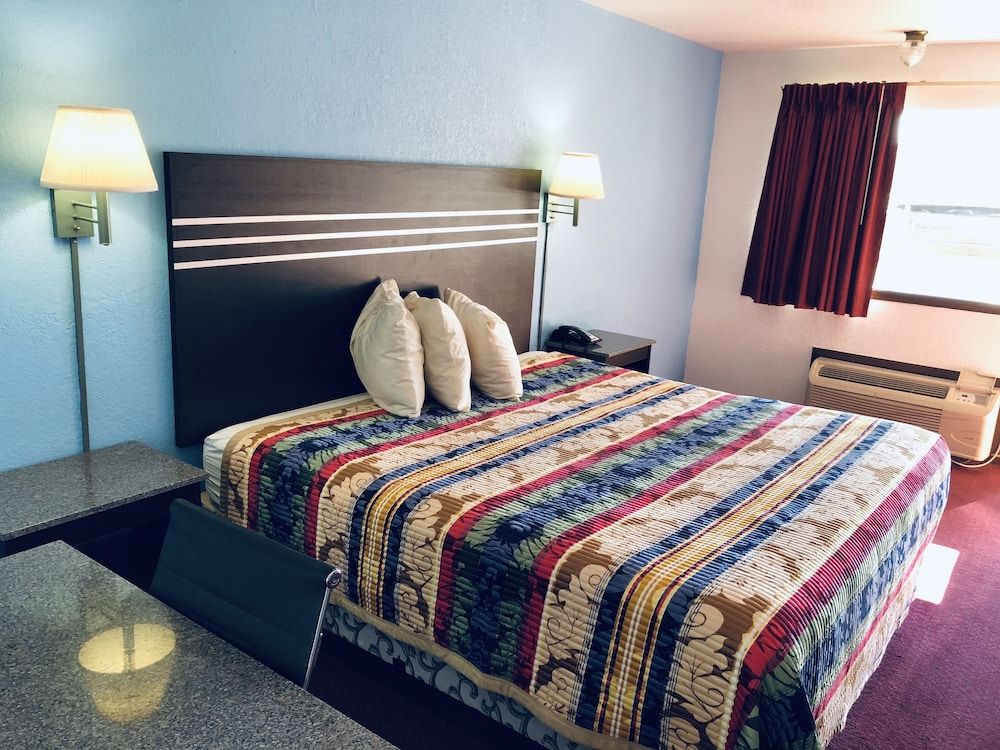 Room, 1 King Bed, Non Smoking
