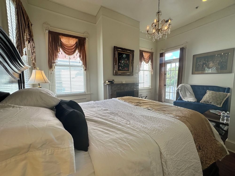 Camilla Room