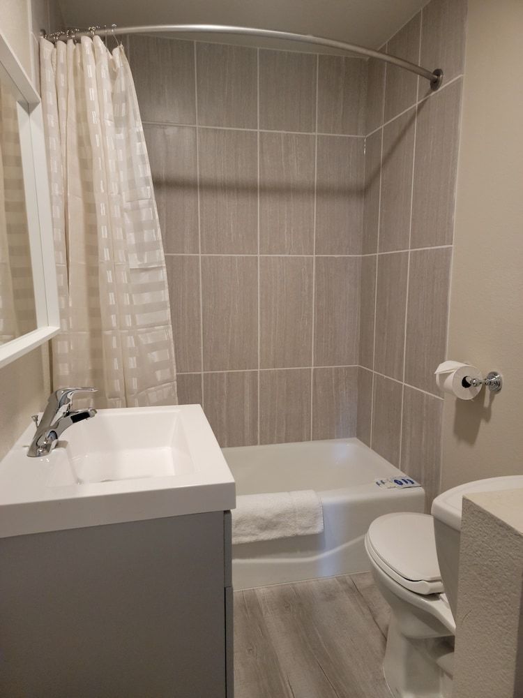 Garden of the Gods Motel Family Cottage, Multiple Beds, Non Smoking, Mountain View 4
