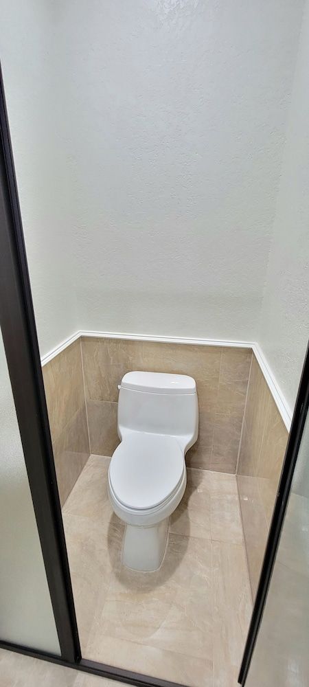 Lighthouse Inn Luxury Double King Family Room 5