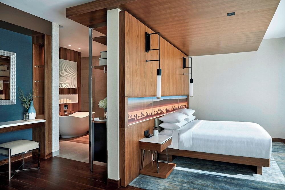 Presidential Suite, 1 Bedroom, Kitchen (Balcony)