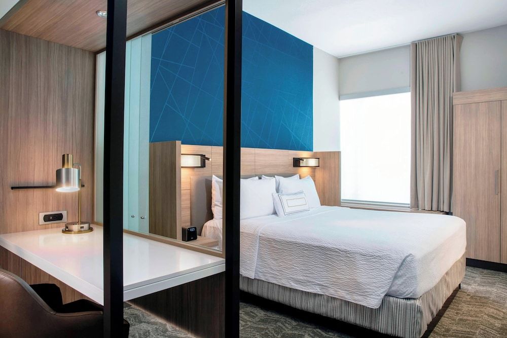 undefined SpringHill Suites by Marriott Miami Doral 10