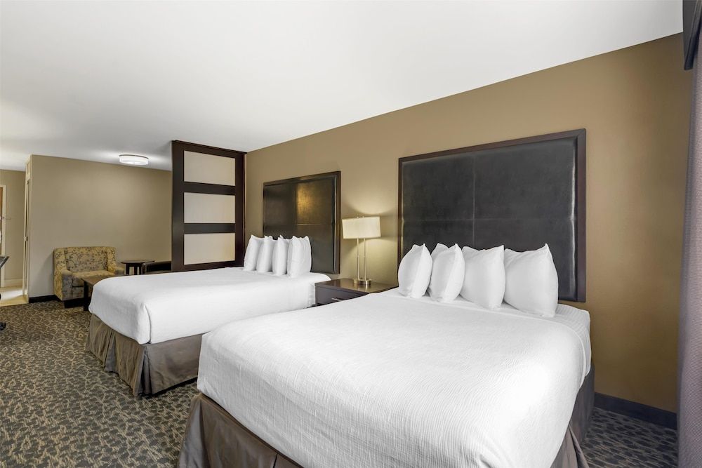 Suite, 2 Queen Beds, Non Smoking, Refrigerator & Microwave (with Single Sofabed)