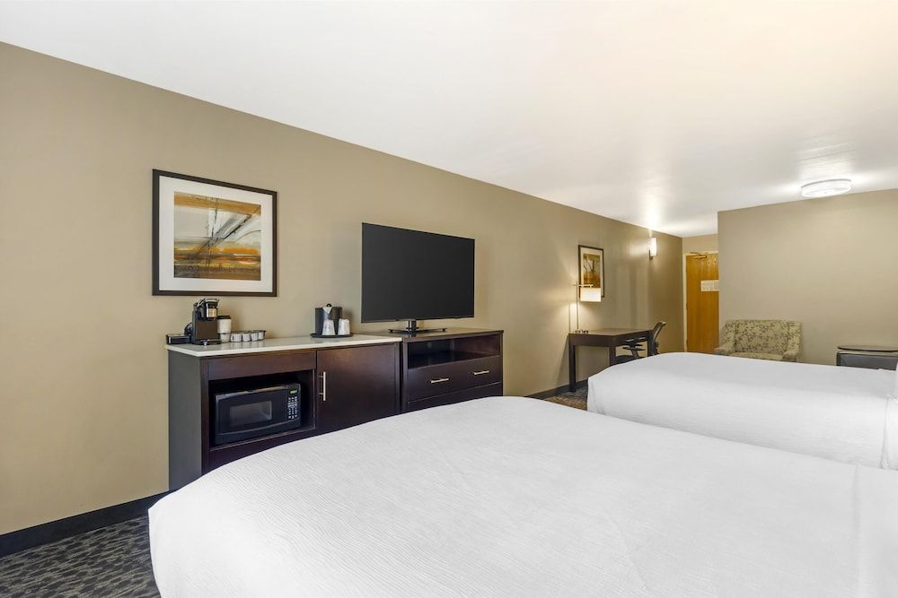 Standard Room, 2 Queen Beds, Accessible, Refrigerator & Microwave (with Single Sofabed)