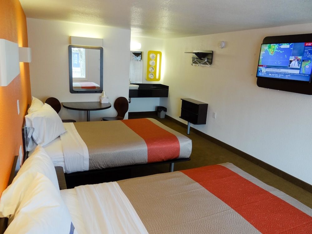 Motel 6 Erie, PA Standard Room, 2 Double Beds, Non Smoking 2