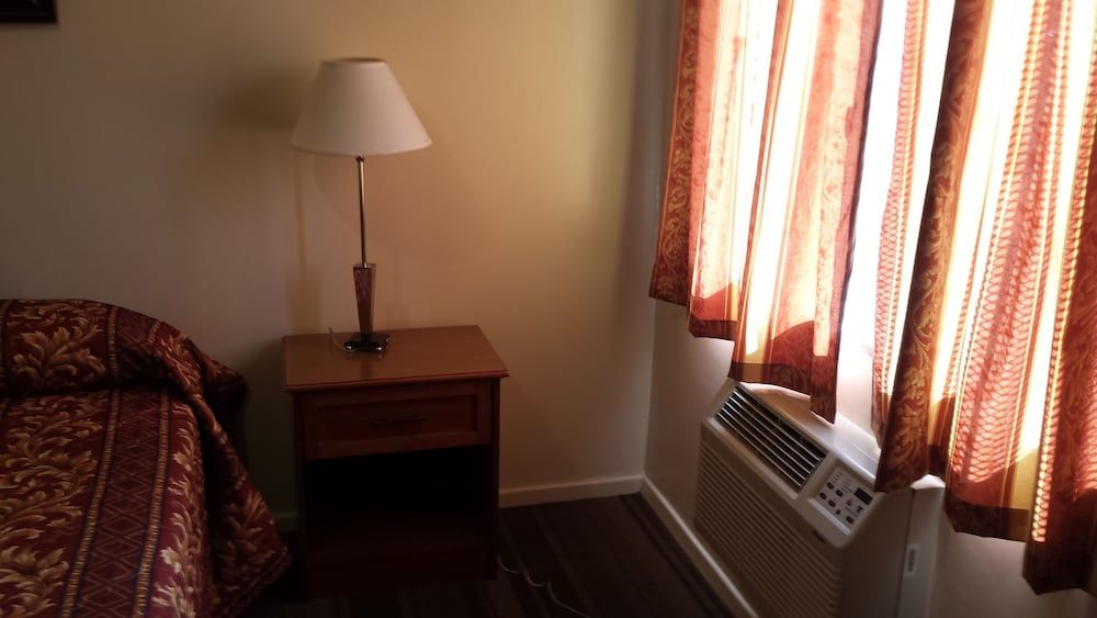 Lido Hotel Standard Room, 1 Queen Bed 6