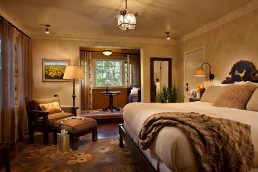 Deluxe Room, 1 King Bed