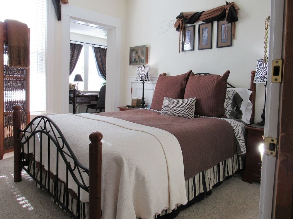 Design Suite, Ensuite, Mountain View (Sycamore- 4)