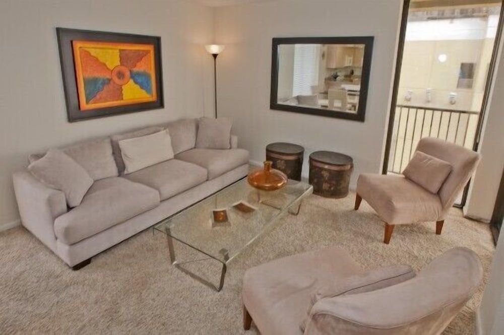Condo, 3 Bedrooms, 2 Bathrooms (#7)