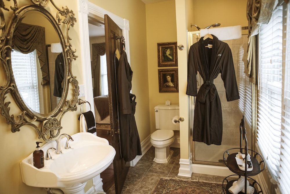 Room, Private Bathroom (Wingate Room)