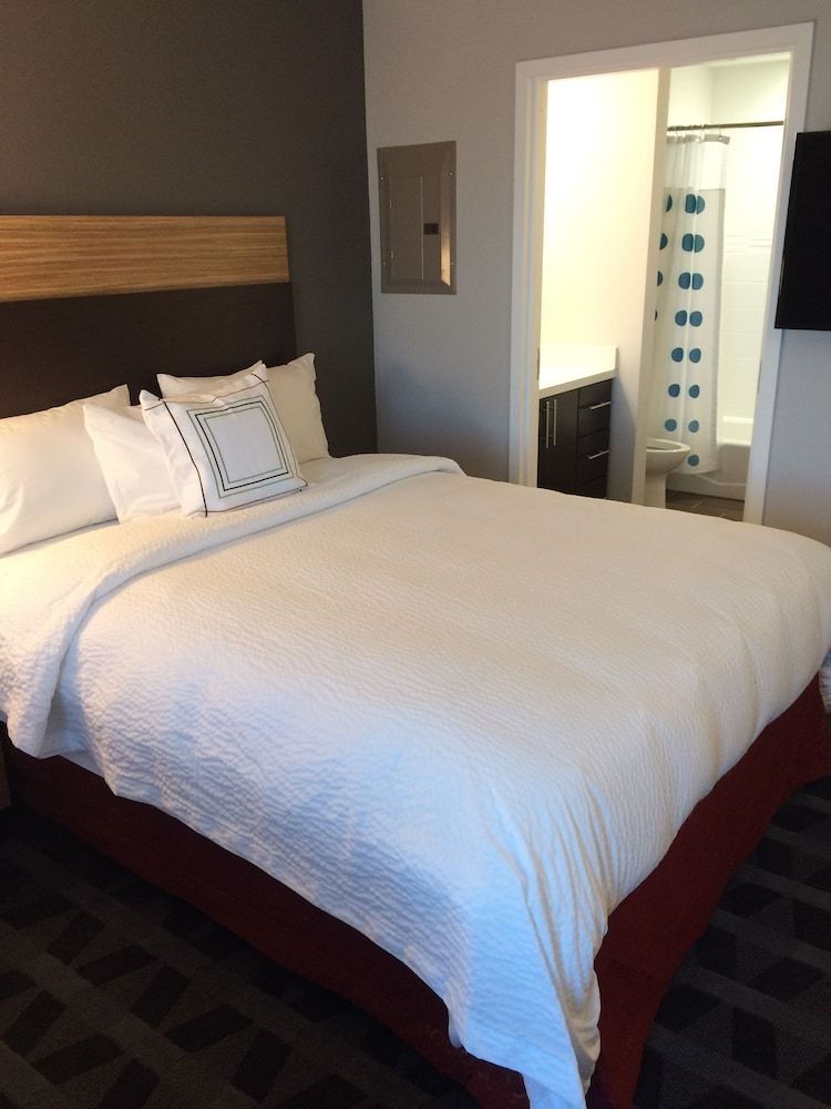 Studio, 1 King Bed with Sofa bed (Hearing Accessible)