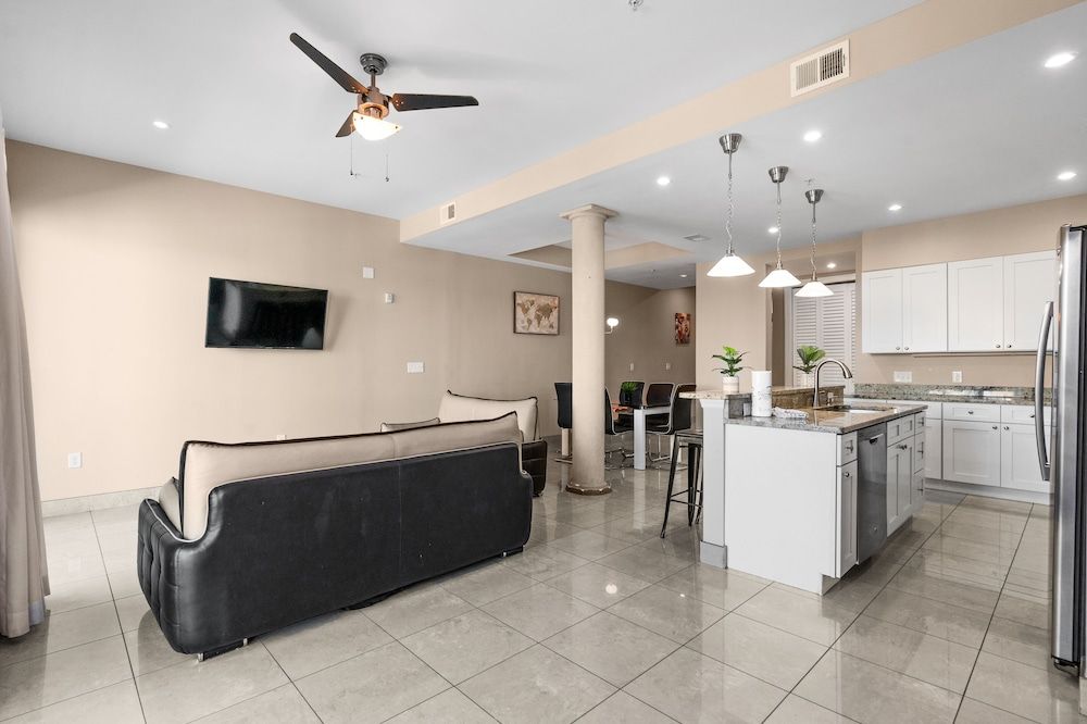 Suite, 2 Bedrooms, Partial Ocean View