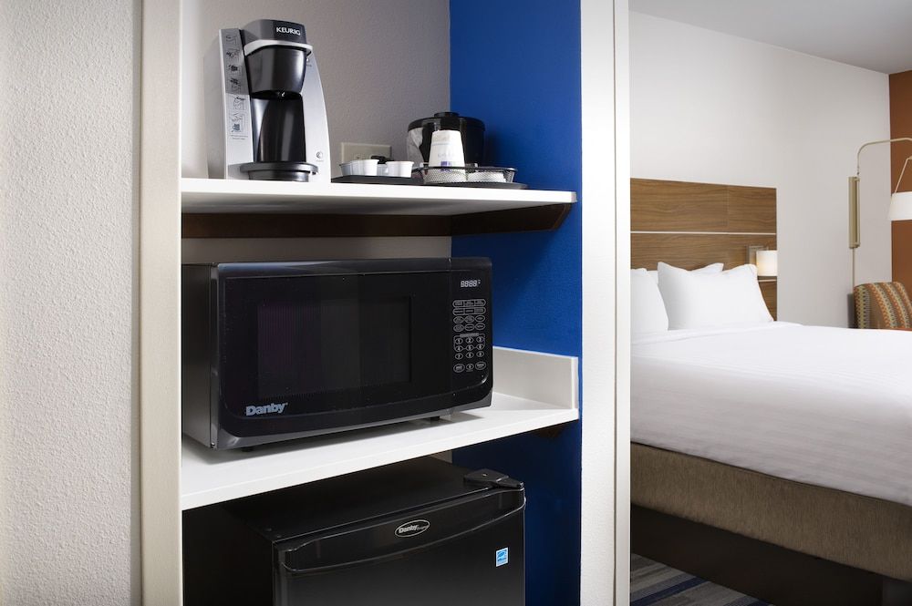 Suite, Multiple Beds, Accessible (Accessible Tub)