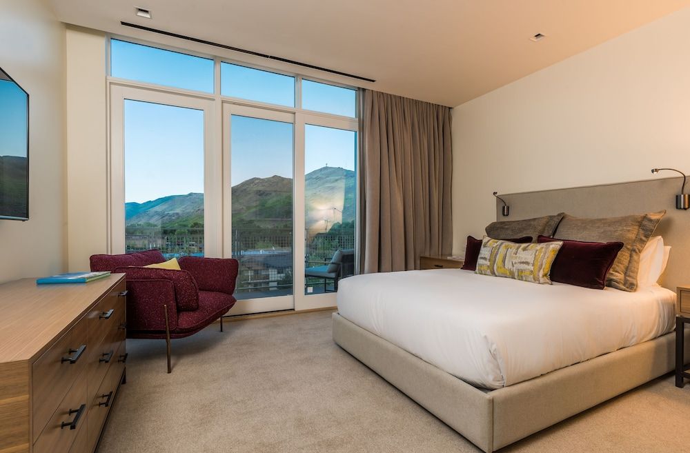 Residence, 3 Bedroom (Pet Free)