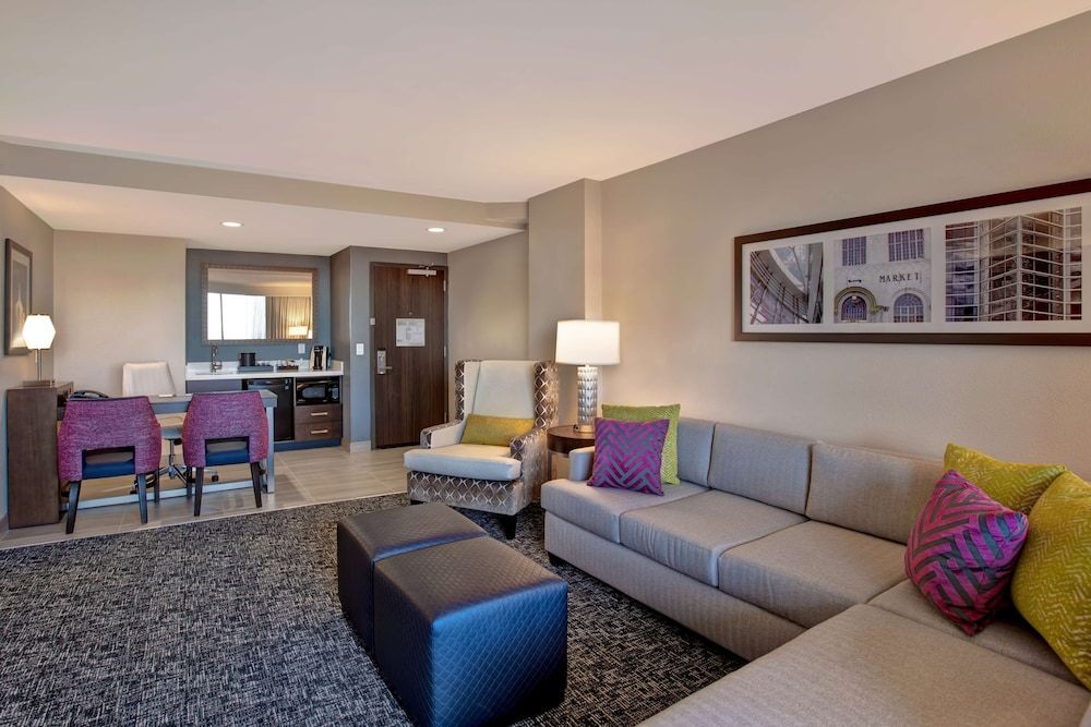 Suite, 2 Queen Beds, Accessible