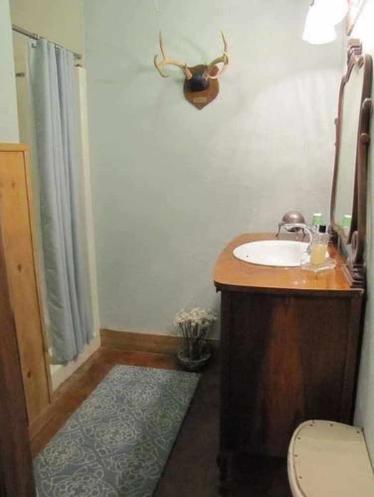 Covered Wagon B&B Guesthouse Studio Suite, 1 Bedroom, Private Bathroom, Ground Floor 10