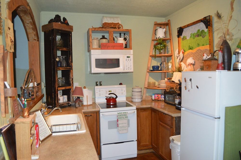 Covered Wagon B&B Guesthouse Studio Suite, 1 Bedroom, Private Bathroom, Ground Floor 5