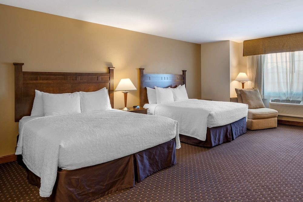 Best Western Desert Inn Standard Room, 2 Queen Beds, Non Smoking, Microwave (Oversized Room) 2